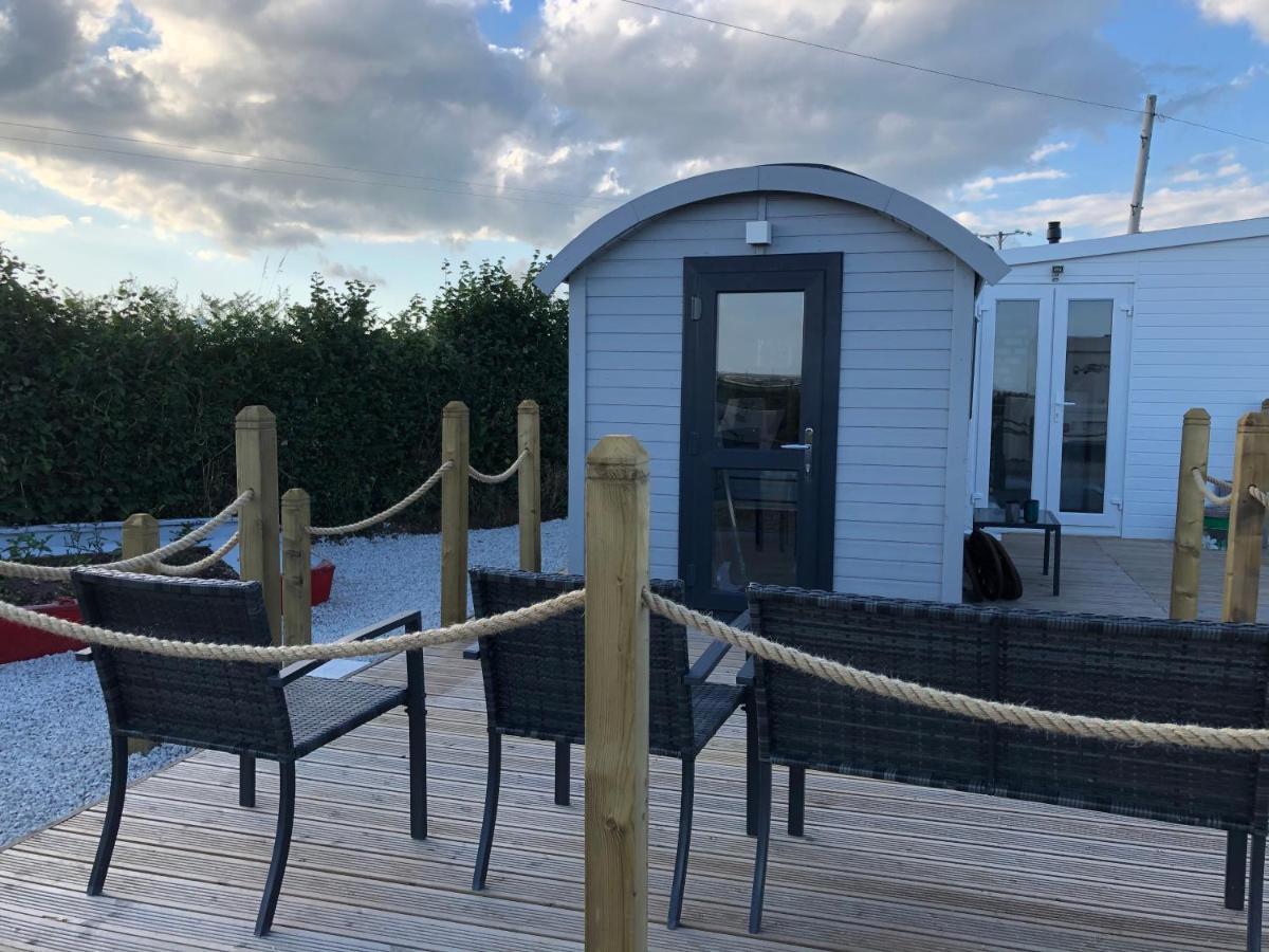 Estuary View - Cosy Shepherds Hut คิงส์บริดจ์ ภายนอก รูปภาพ