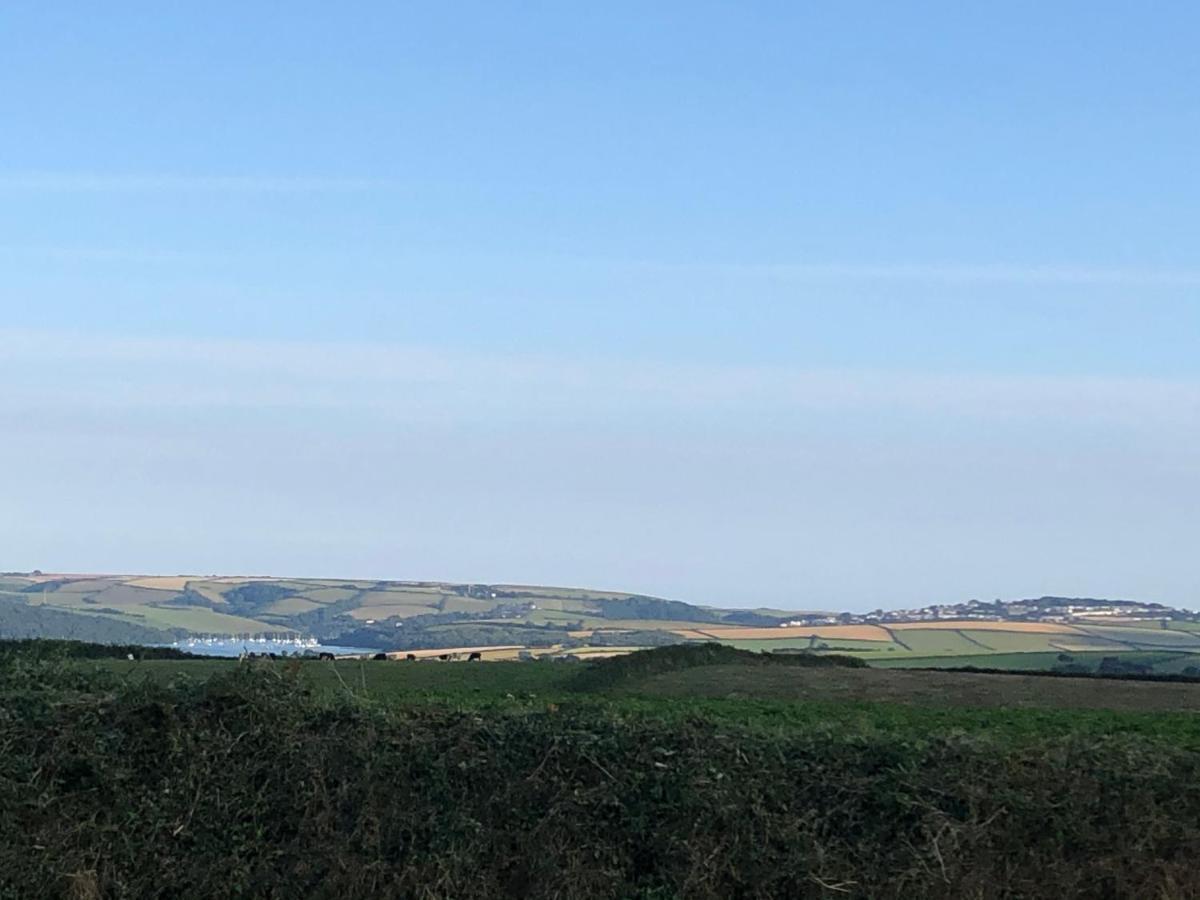 Estuary View - Cosy Shepherds Hut คิงส์บริดจ์ ภายนอก รูปภาพ