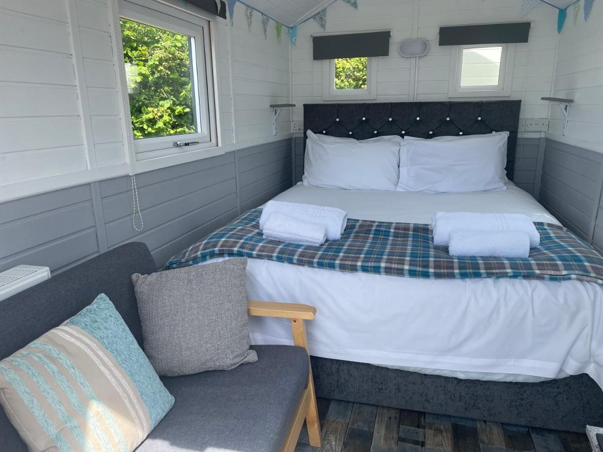 Estuary View - Cosy Shepherds Hut คิงส์บริดจ์ ภายนอก รูปภาพ